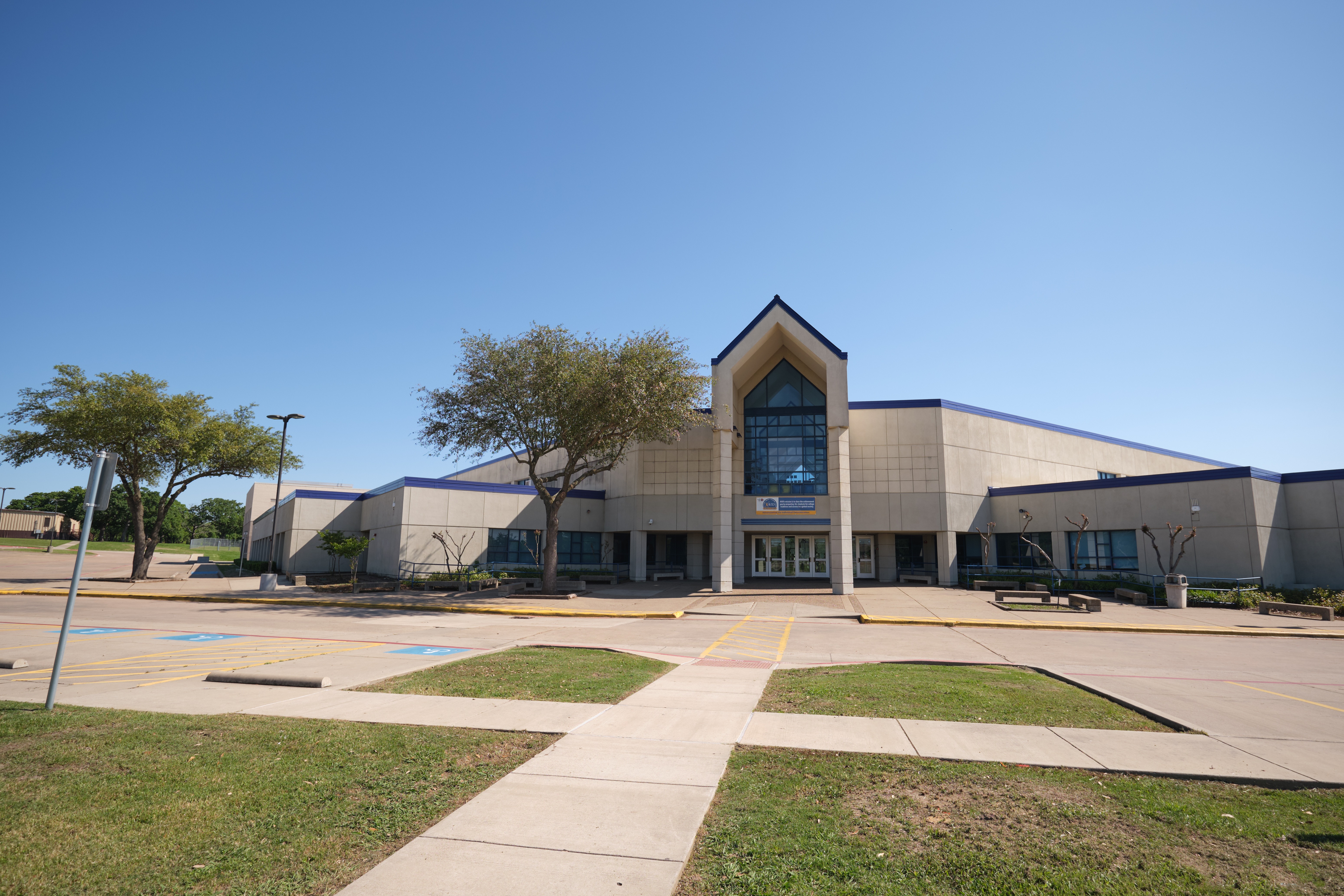 Dallas Independent School District School Finder