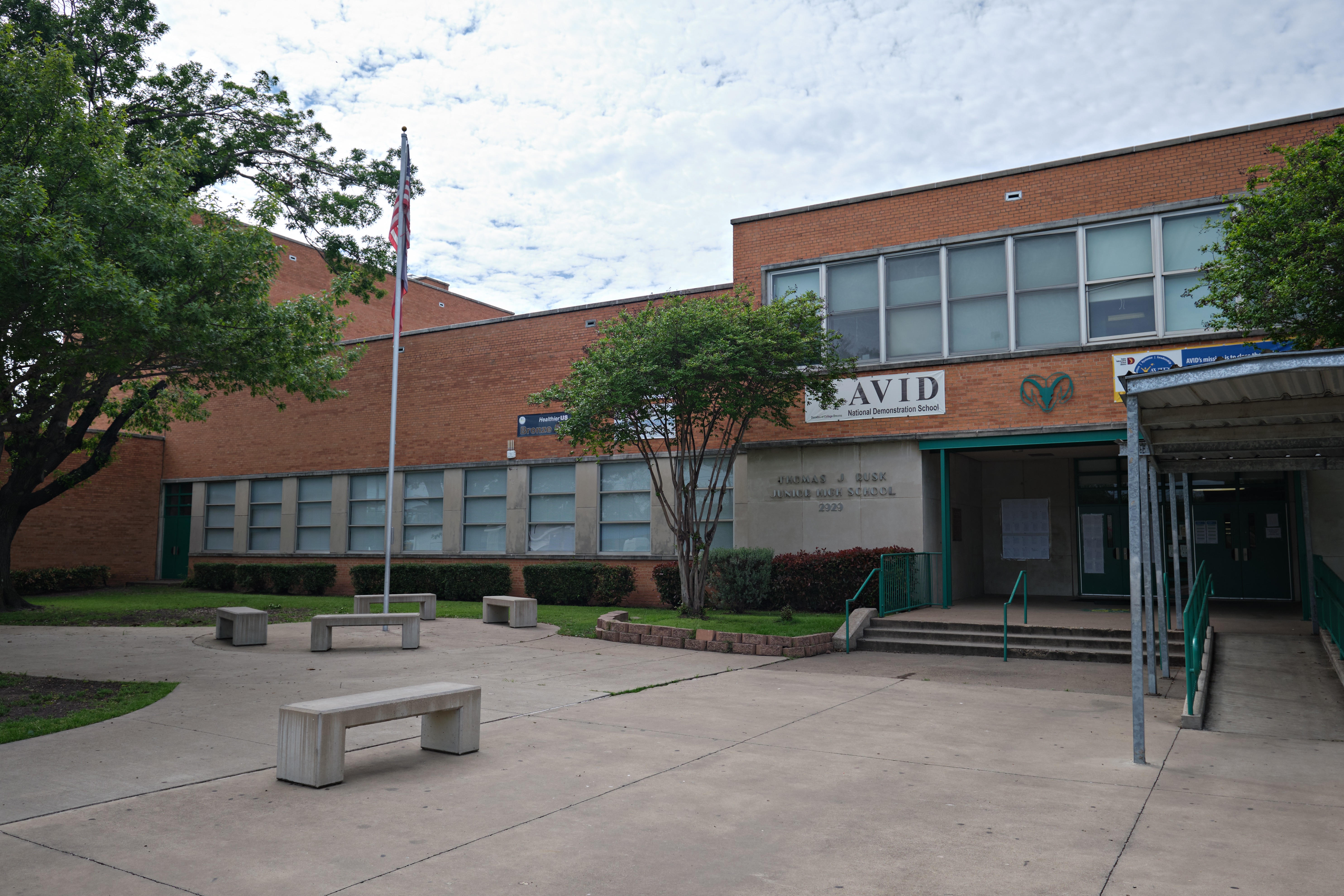 Dallas Independent School District - School Finder