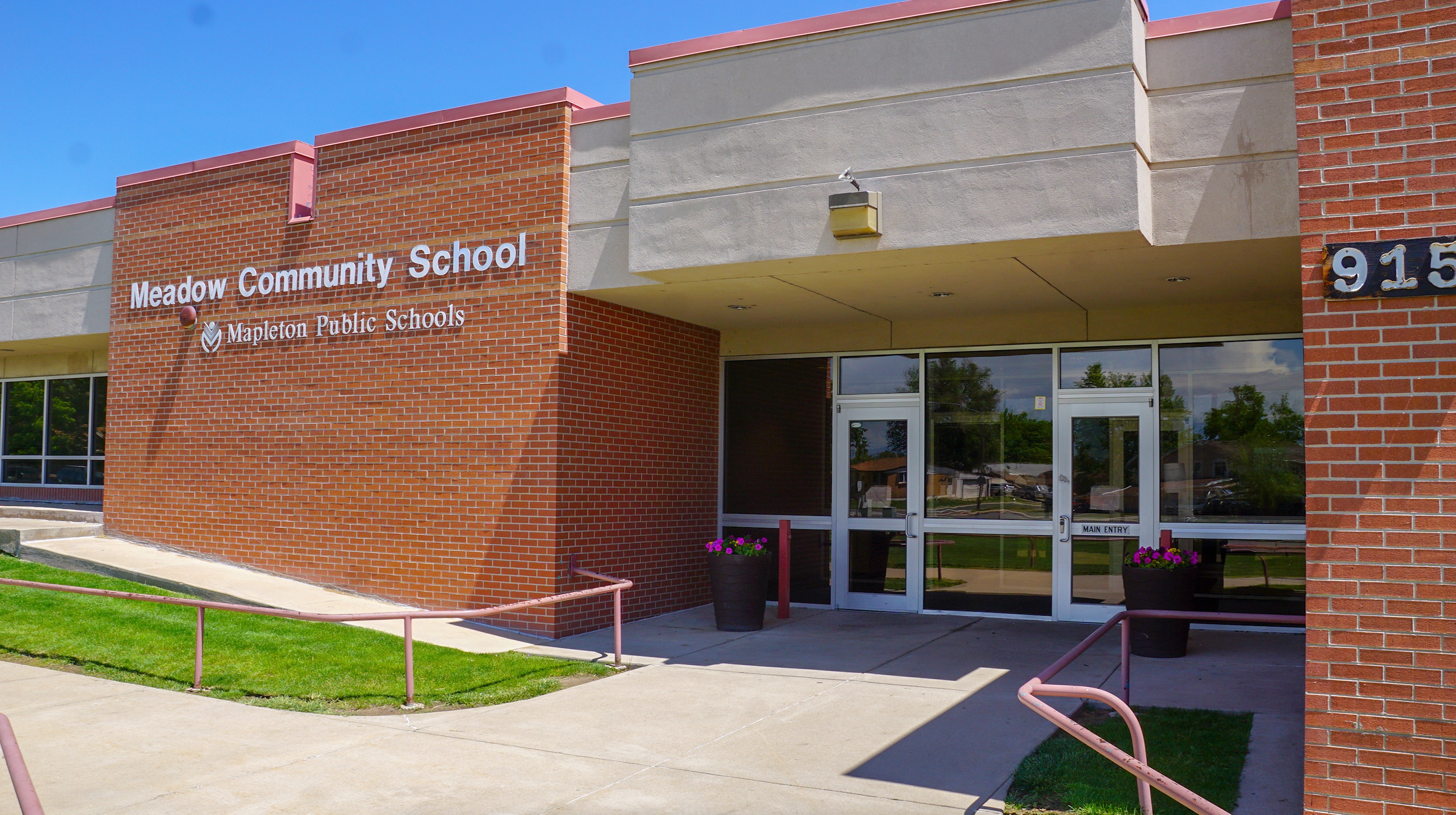 Mapleton Public Schools - School Finder